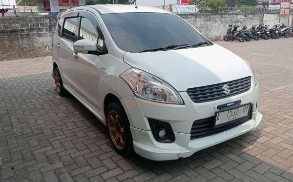 SUZUKI  ERTIGA