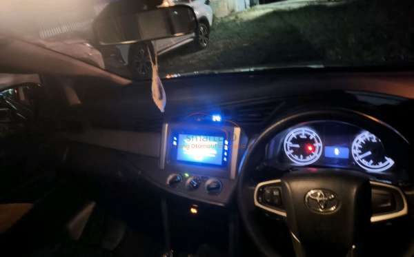 TOYOTA INNOVA