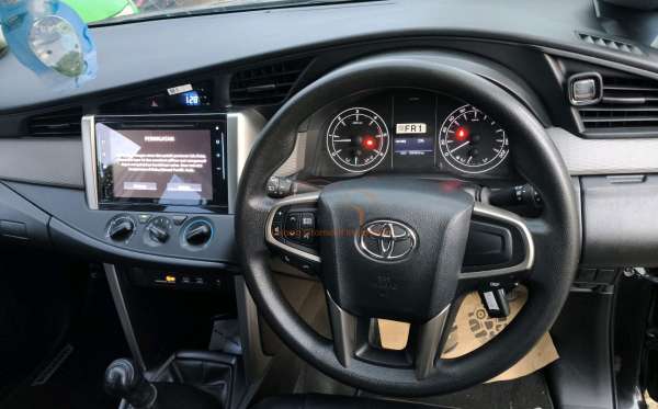 TOYOTA INNOVA