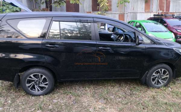 TOYOTA INNOVA