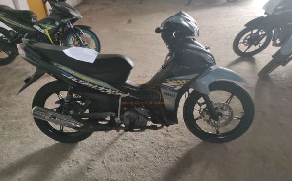 YAMAHA  JUPITER Z1