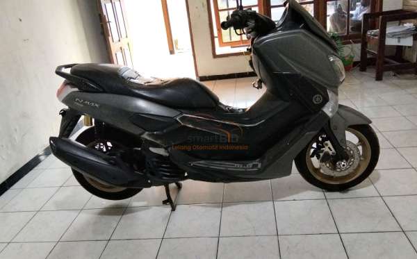 YAMAHA NMAX