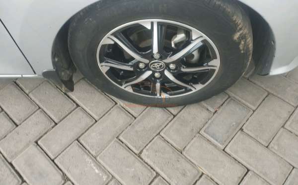 DAIHATSU SIGRA R