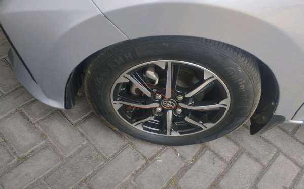 DAIHATSU SIGRA R
