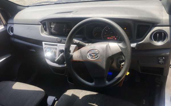 DAIHATSU SIGRA R