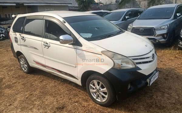 DAIHATSU  XENIA