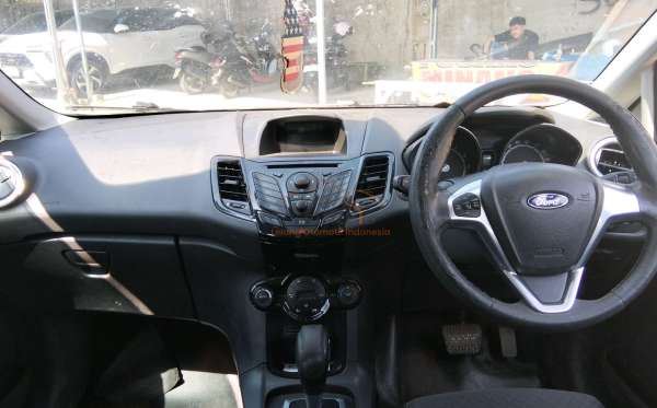 FORD FIESTA 1.5L