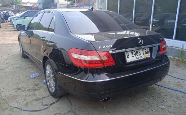 MERCEDES BENZ E 250 CGI