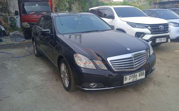 MERCEDES BENZ E 250 CGI