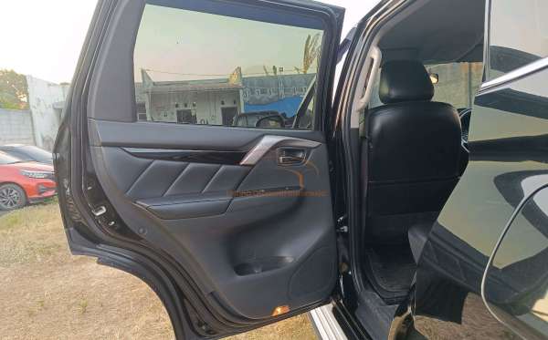 MITSUBISHI PAJERO SPORT 2.5L EXCEED (4X2)