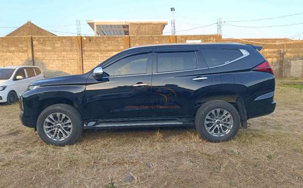 MITSUBISHI PAJERO SPORT 2.5L EXCEED (4X2)