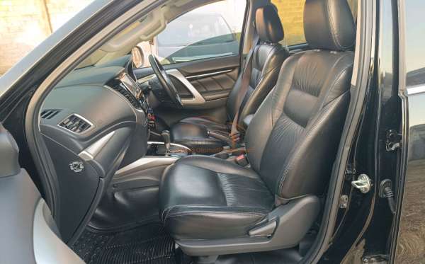 MITSUBISHI PAJERO SPORT 2.5L EXCEED (4X2)