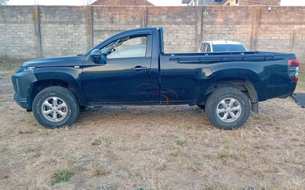 MITSUBISHI TRITON 2.5L SC HDX-L 4X4