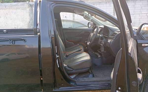 MITSUBISHI TRITON 2.5L SC HDX-L 4X4