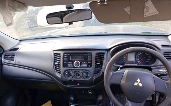MITSUBISHI TRITON 2.5L SC HDX-L 4X4
