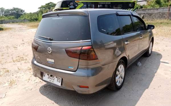 NISSAN GRAND LIVINA 1.5 SV