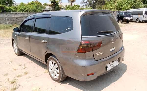 NISSAN GRAND LIVINA 1.5 SV