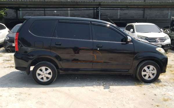 TOYOTA AVANZA 1.3 G