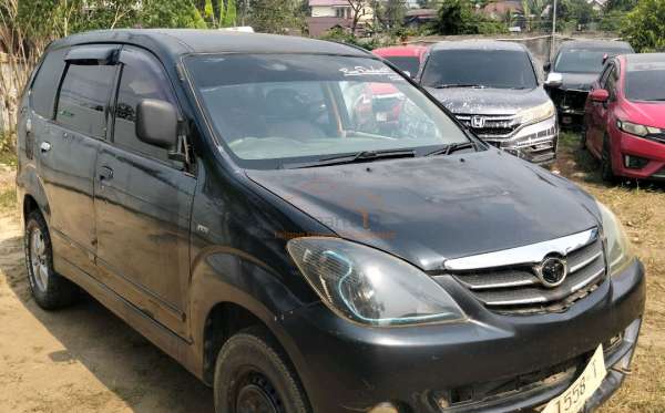 TOYOTA  AVANZA