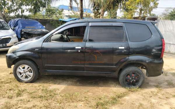 TOYOTA  AVANZA