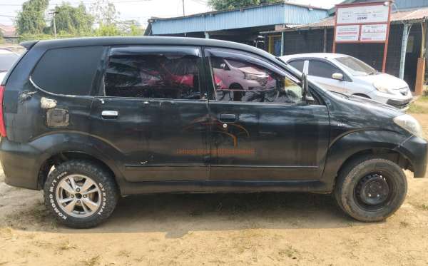 TOYOTA  AVANZA
