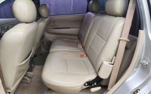 TOYOTA AVANZA