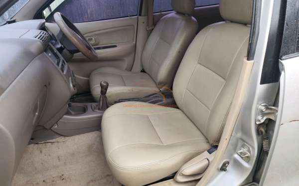 TOYOTA AVANZA