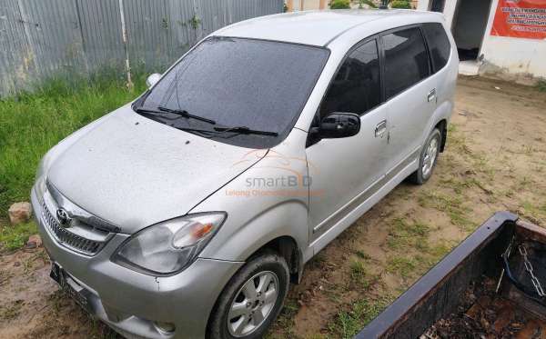 TOYOTA AVANZA