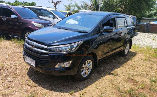 TOYOTA INNOVA