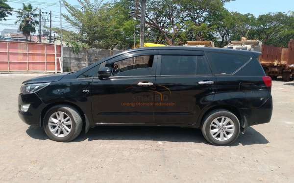 TOYOTA INNOVA G