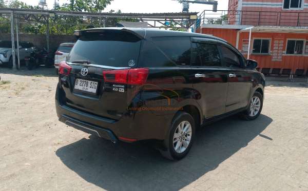 TOYOTA INNOVA G