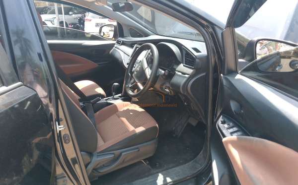 TOYOTA INNOVA G