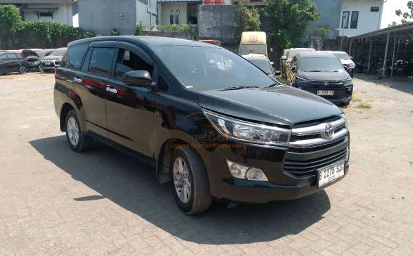 TOYOTA INNOVA G