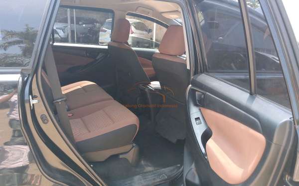 TOYOTA INNOVA G