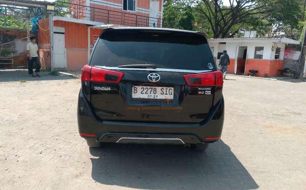 TOYOTA INNOVA G