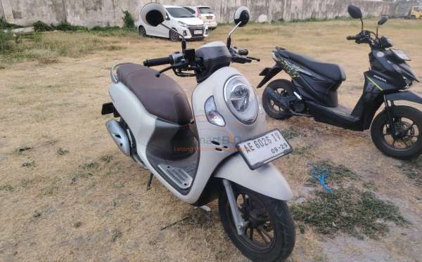 HONDA SCOOPY PRESTIGE
