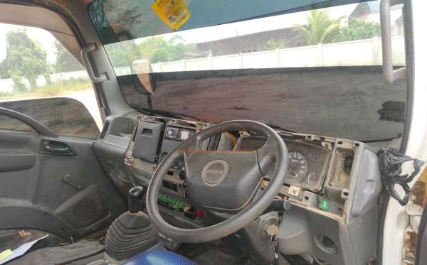 ISUZU  NMR 81U