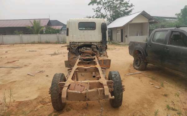 ISUZU  NMR 81U