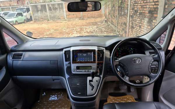 TOYOTA  ALPHARD  2.4 2WD