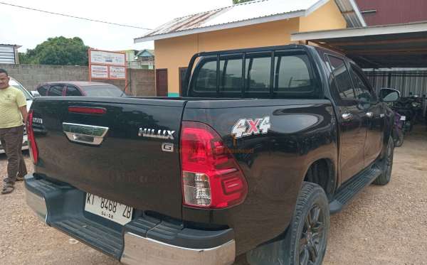 TOYOTA HILUX 2.4G DC 4X4