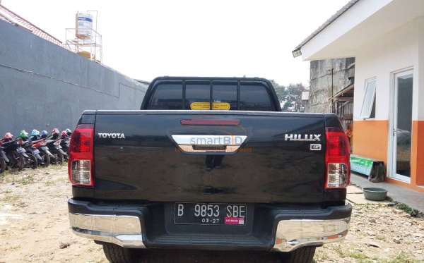 TOYOTA HILUX DOUBLE CABIN
