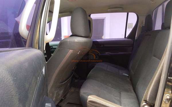 TOYOTA HILUX DOUBLE CABIN