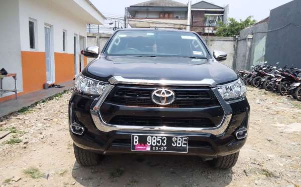 TOYOTA HILUX DOUBLE CABIN