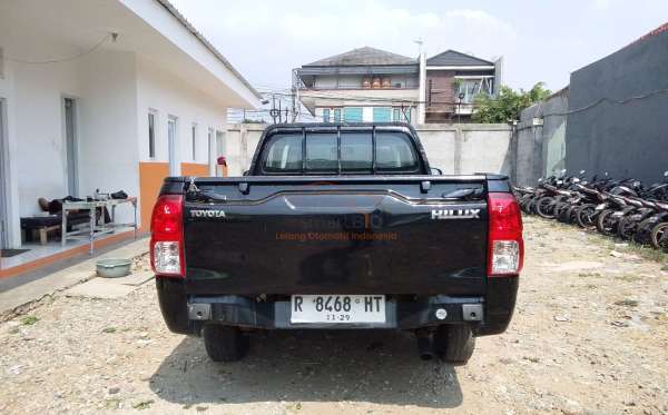 TOYOTA  HILUX  PICK UP