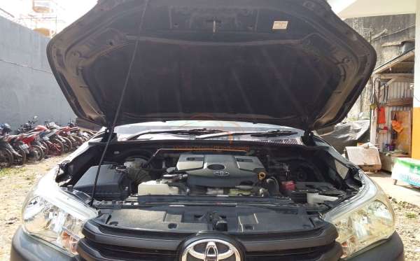 TOYOTA  HILUX  PICK UP