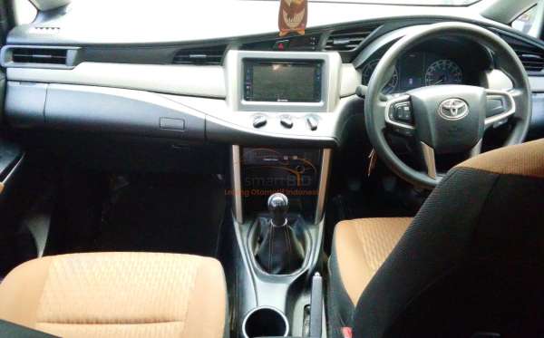TOYOTA INNOVA 2.4 G