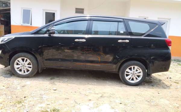 TOYOTA INNOVA 2.4 G