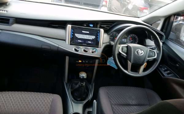 TOYOTA INNOVA 2.4 G