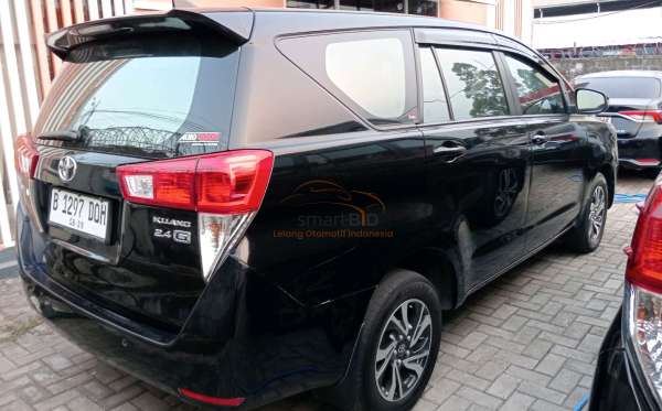 TOYOTA INNOVA 2.4 G