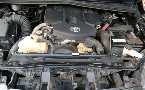 TOYOTA INNOVA 2.4 G